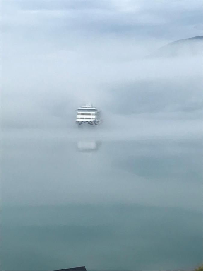 Apartmán Panorama Fjord Olden Exteriér fotografie